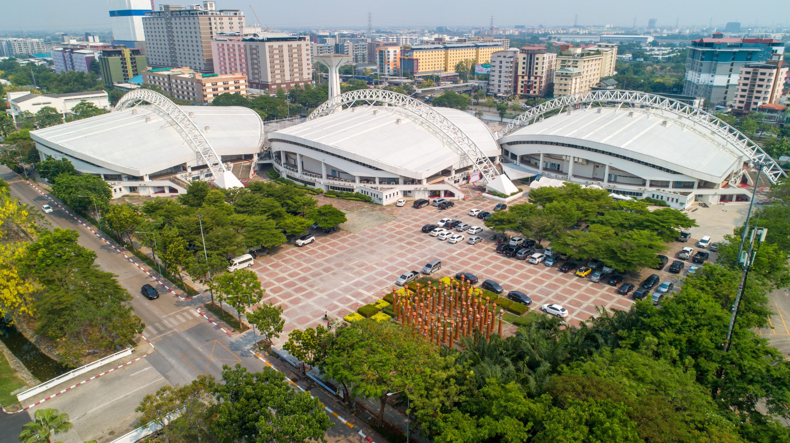 ยิมเนเซียมรูปปก